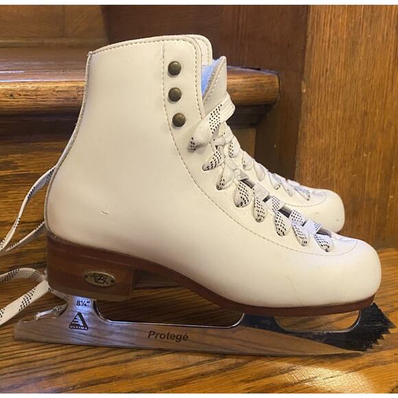 Riedell 25 Motion Figure Skates Girls Size 1 Medium - Picture 2 of 11